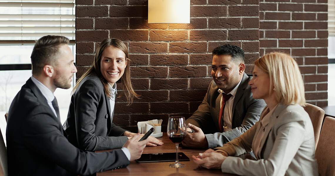 Geschäftsessen Tisch Gemeinsam Essen Business